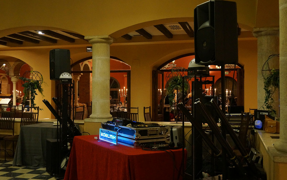 boda novios preparación edelmix sonido iluminación banquete coctel celebración fiesta